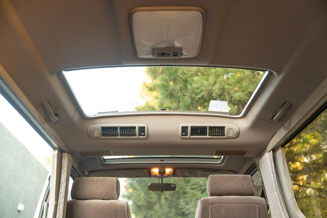 1997 Toyota HiAce Super Custom Limited
