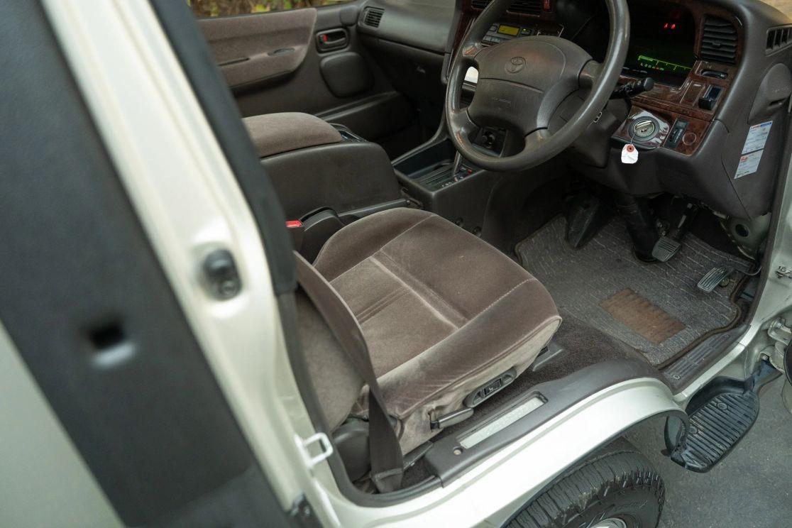 1997 Toyota HiAce Super Custom Limited