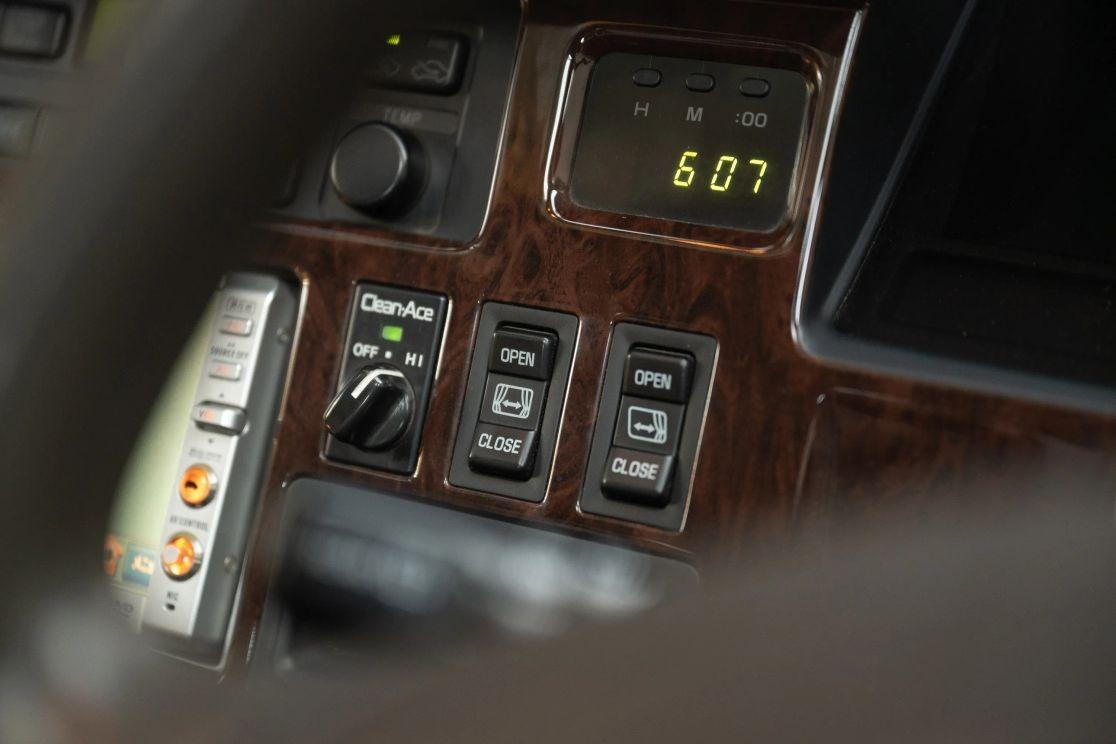 1997 Toyota HiAce Super Custom Limited