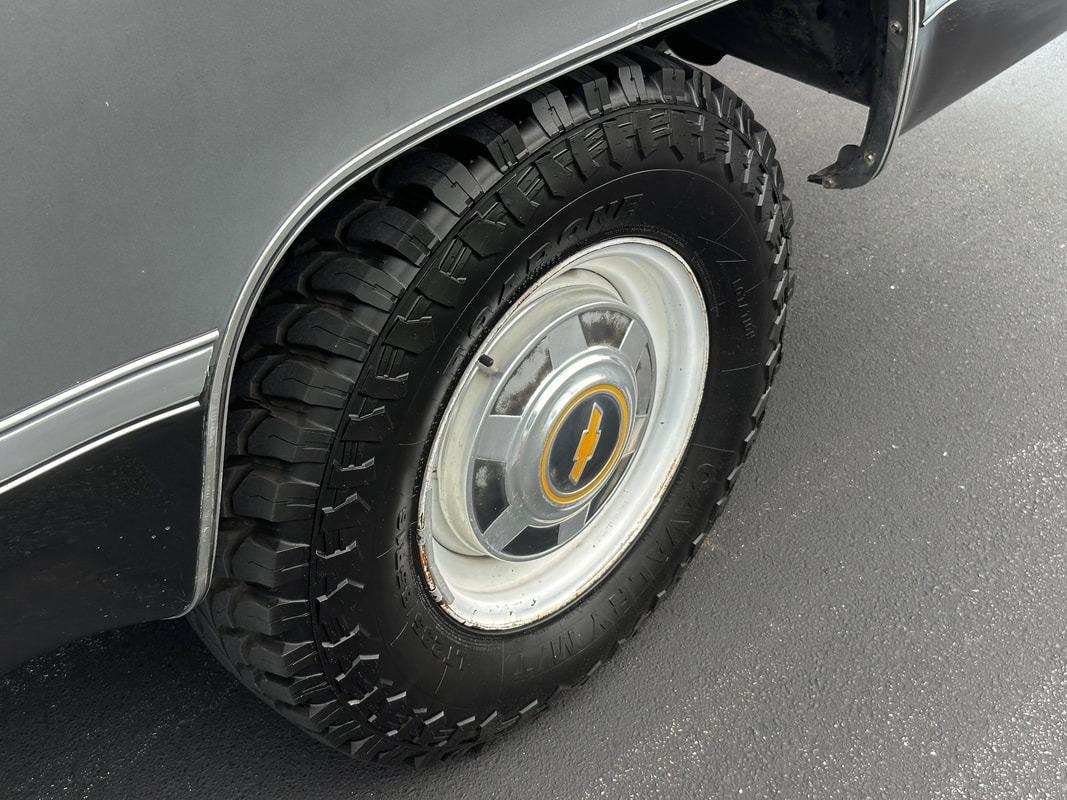1987 Chevrolet R20 Suburban Silverado