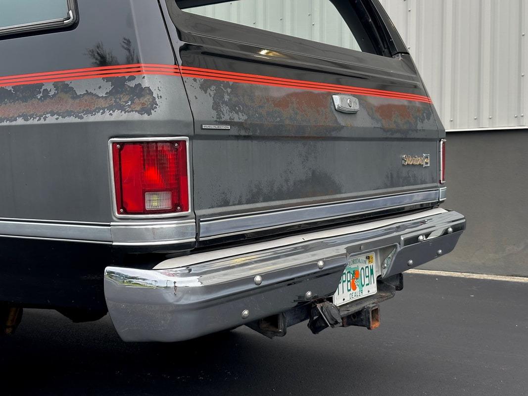 1987 Chevrolet R20 Suburban Silverado