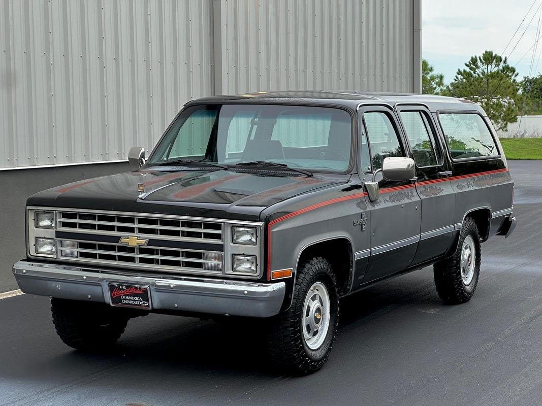 1987 Chevrolet R20 Suburban Silverado
