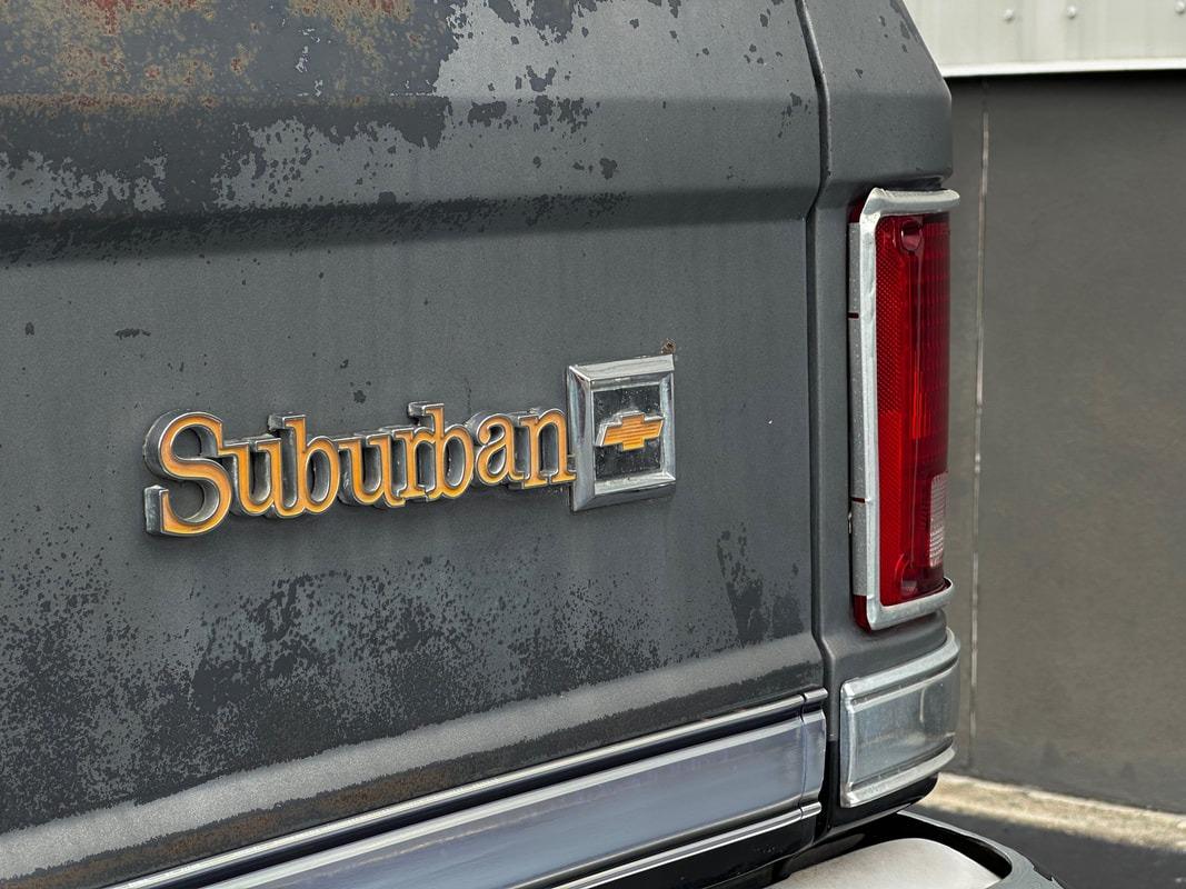 1987 Chevrolet R20 Suburban Silverado