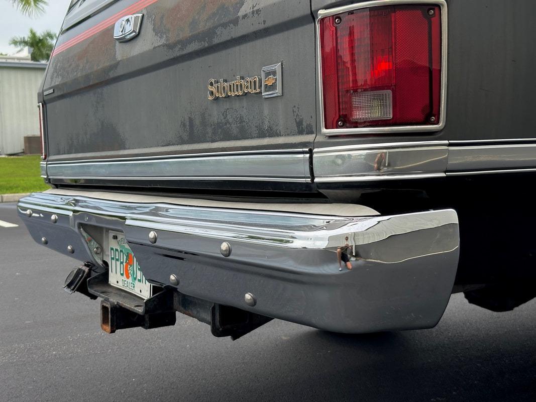 1987 Chevrolet R20 Suburban Silverado