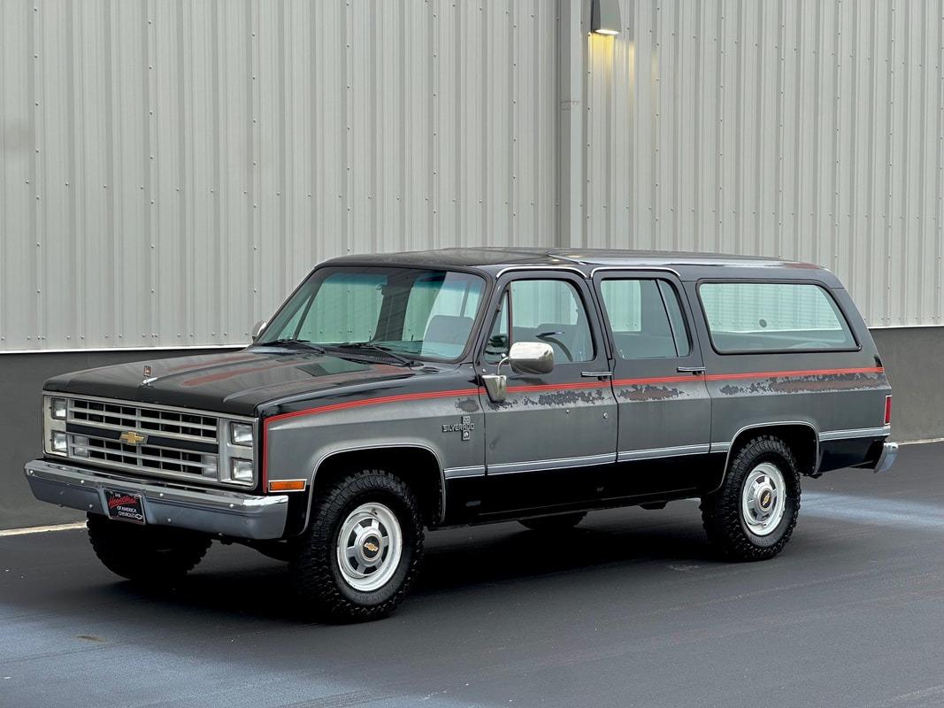 1987 Chevrolet R20 Suburban Silverado