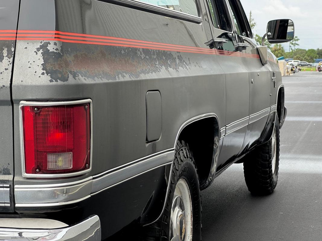 1987 Chevrolet R20 Suburban Silverado