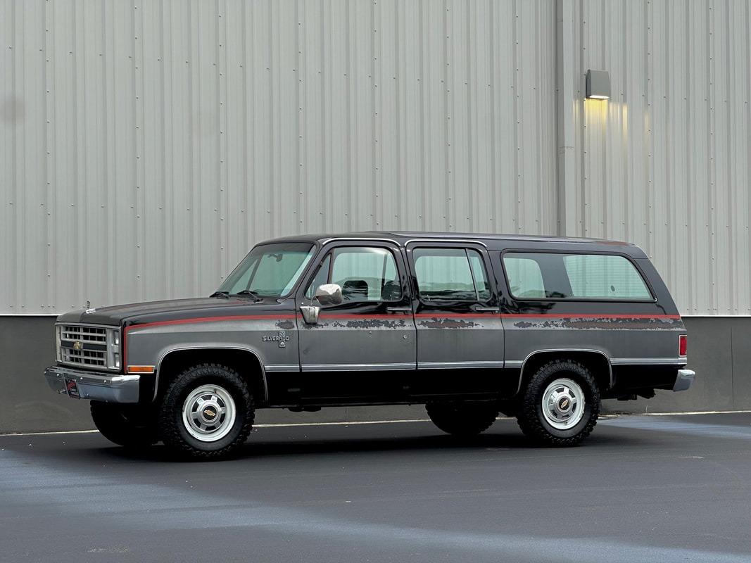 1987 Chevrolet R20 Suburban Silverado