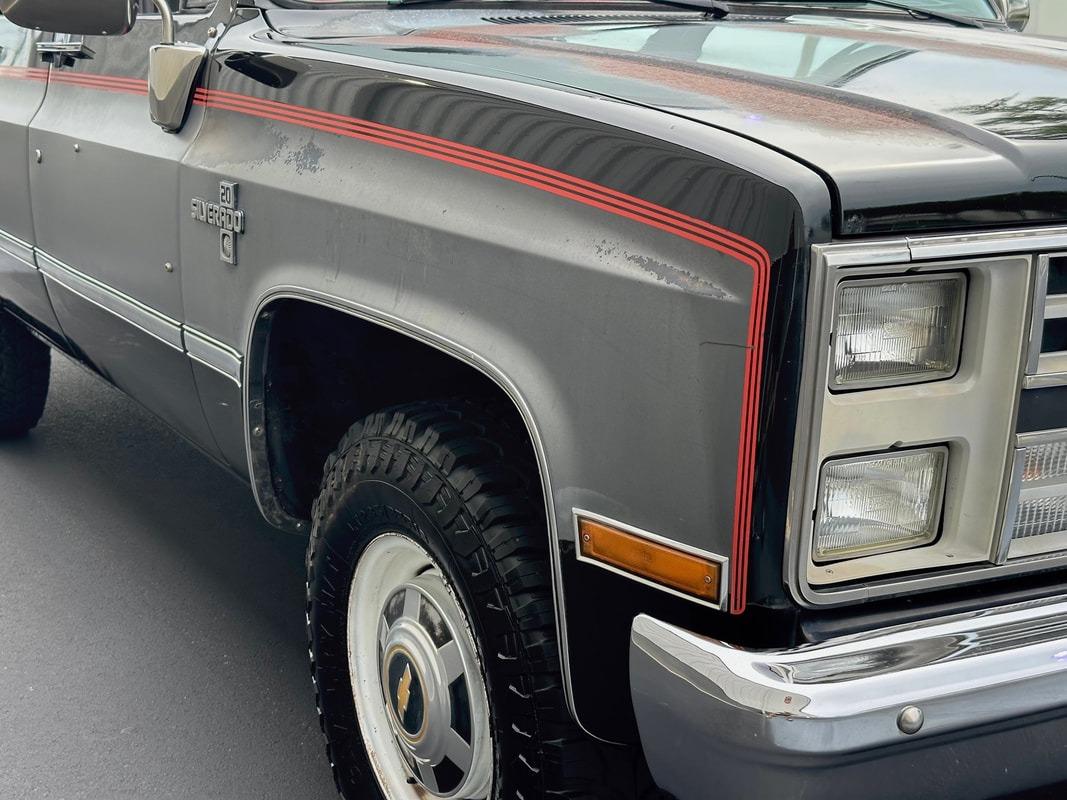 1987 Chevrolet R20 Suburban Silverado