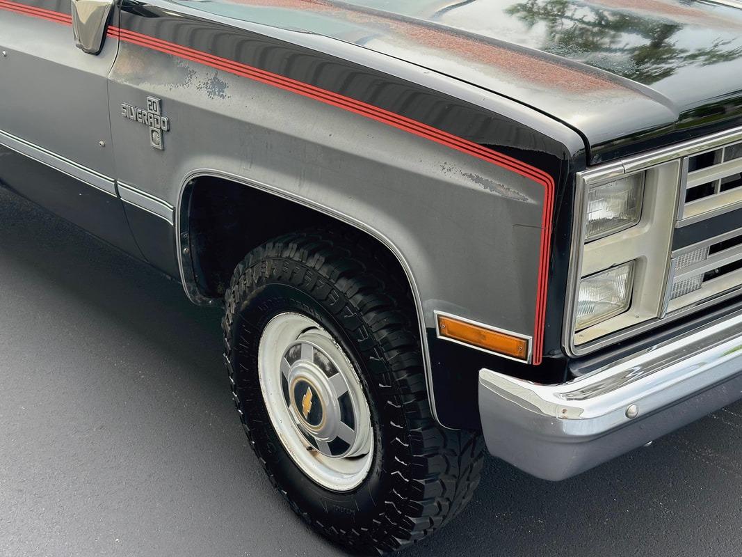 1987 Chevrolet R20 Suburban Silverado