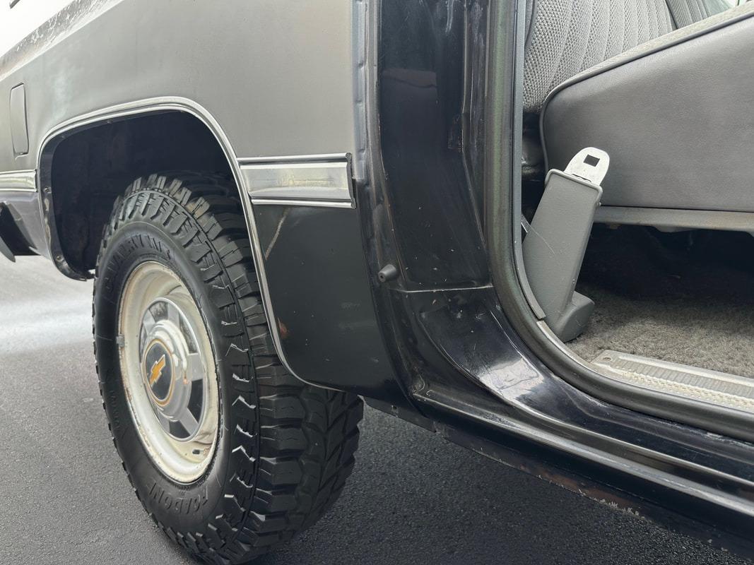 1987 Chevrolet R20 Suburban Silverado