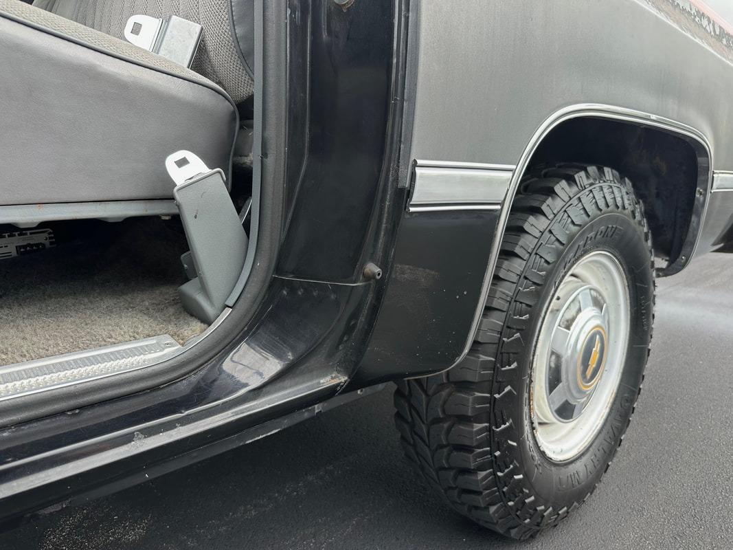 1987 Chevrolet R20 Suburban Silverado