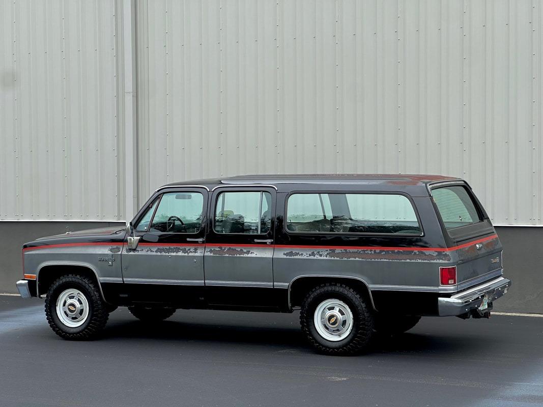 1987 Chevrolet R20 Suburban Silverado