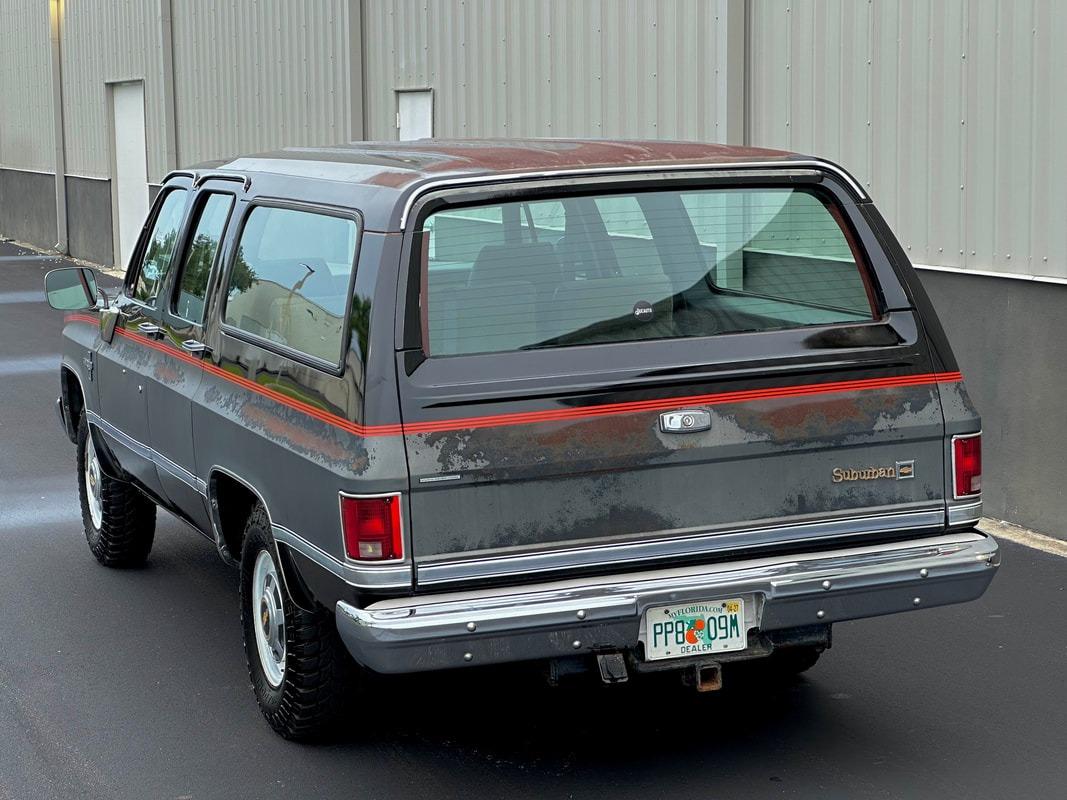 1987 Chevrolet R20 Suburban Silverado