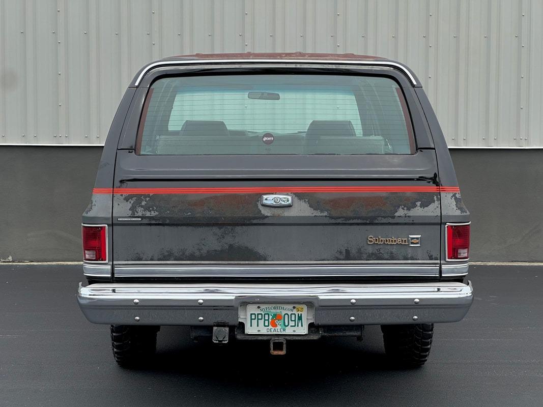 1987 Chevrolet R20 Suburban Silverado
