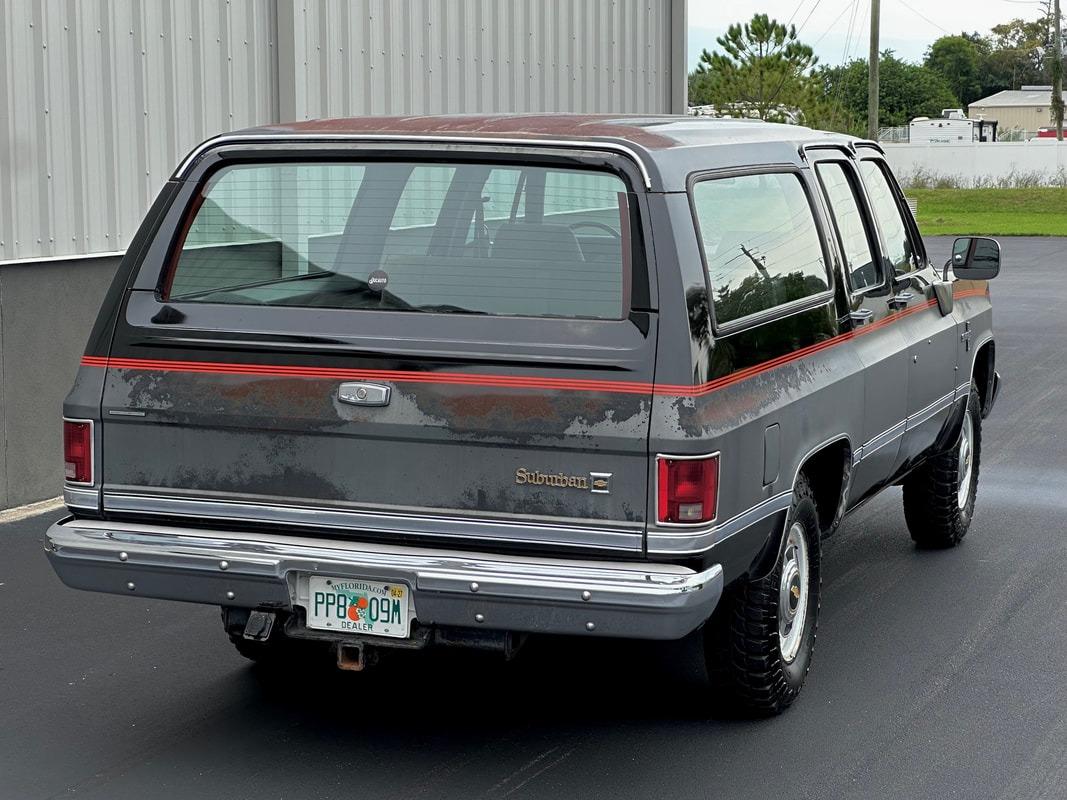 1987 Chevrolet R20 Suburban Silverado