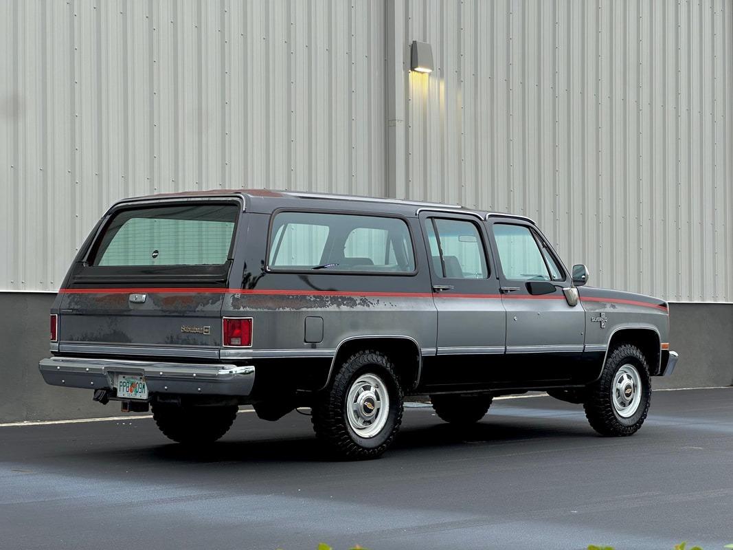 1987 Chevrolet R20 Suburban Silverado
