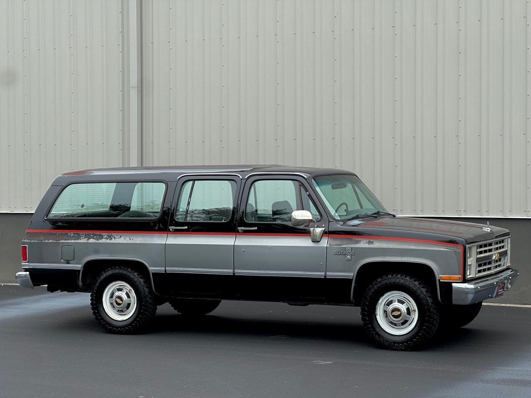 1987 Chevrolet R20 Suburban Silverado