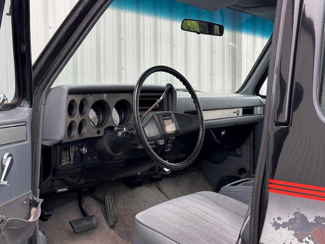 1987 Chevrolet R20 Suburban Silverado