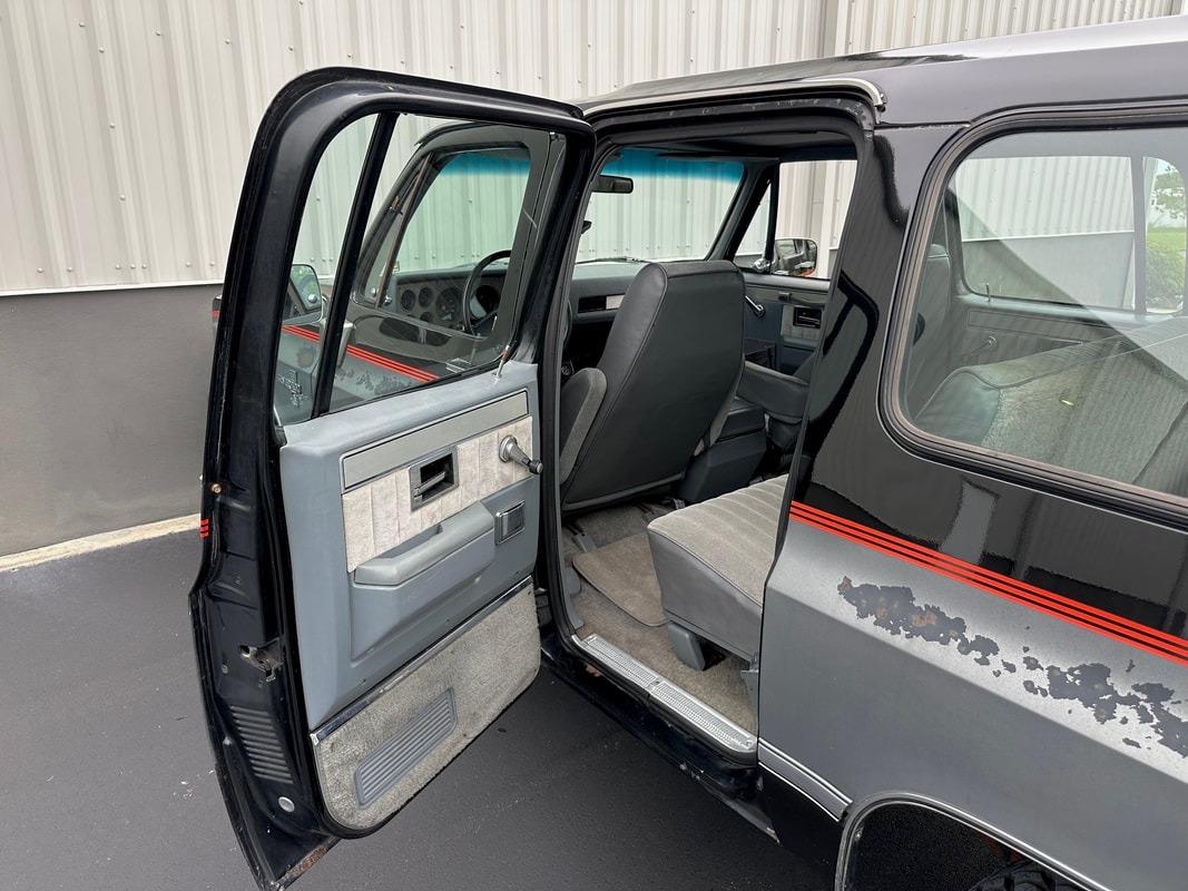 1987 Chevrolet R20 Suburban Silverado