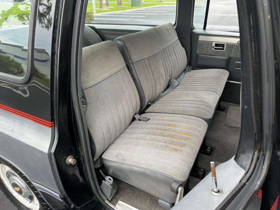 1987 Chevrolet R20 Suburban Silverado