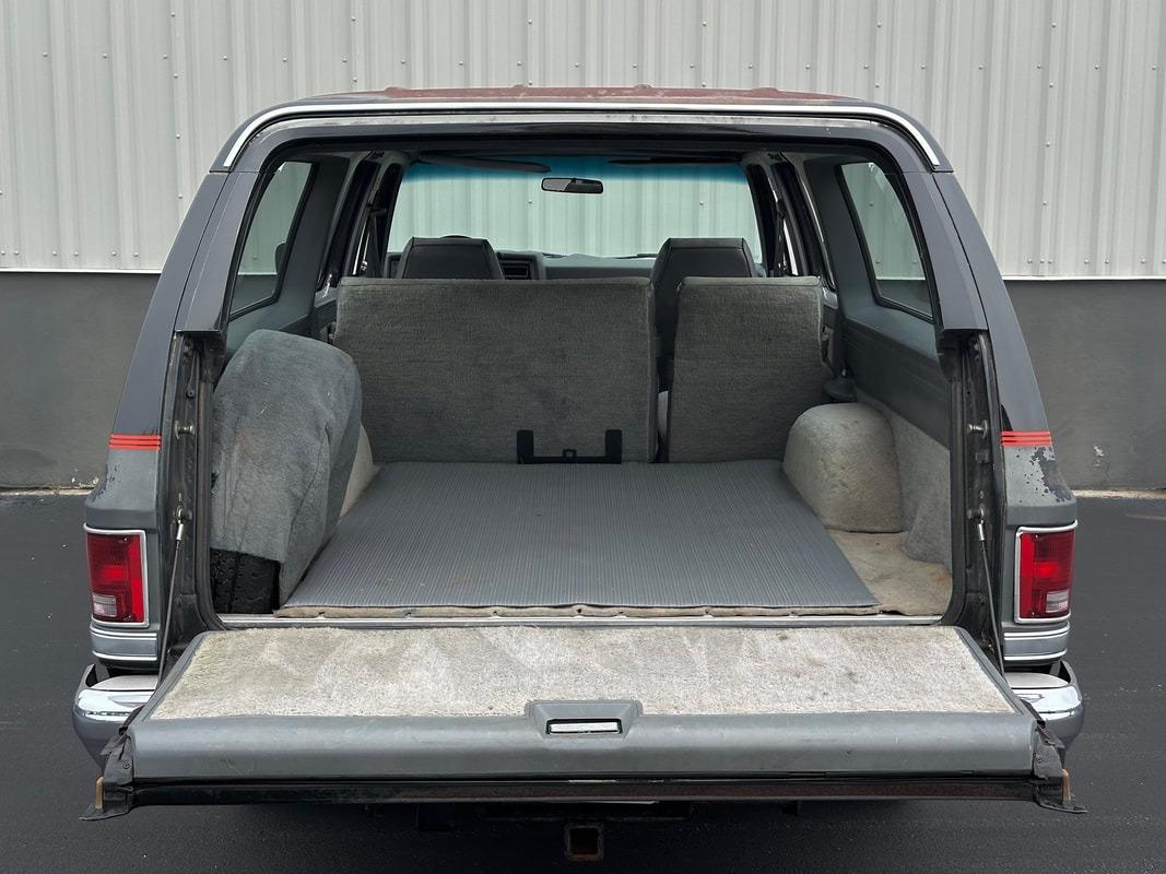 1987 Chevrolet R20 Suburban Silverado
