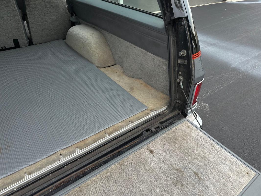 1987 Chevrolet R20 Suburban Silverado