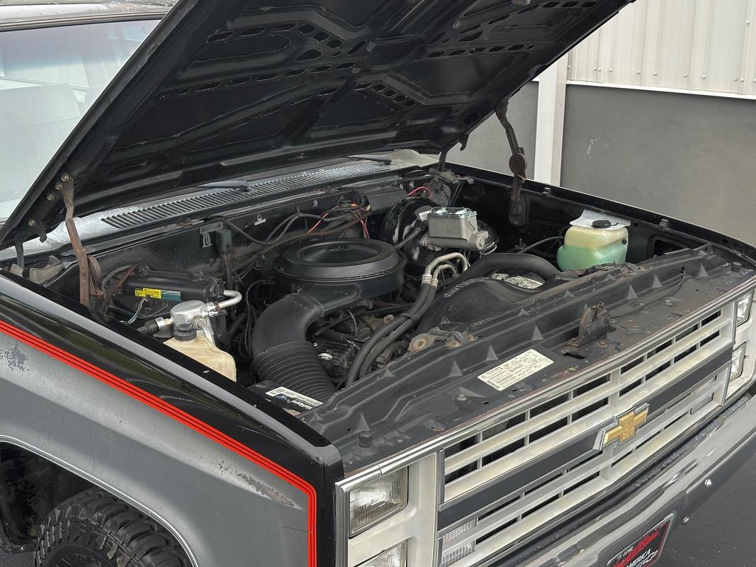 1987 Chevrolet R20 Suburban Silverado