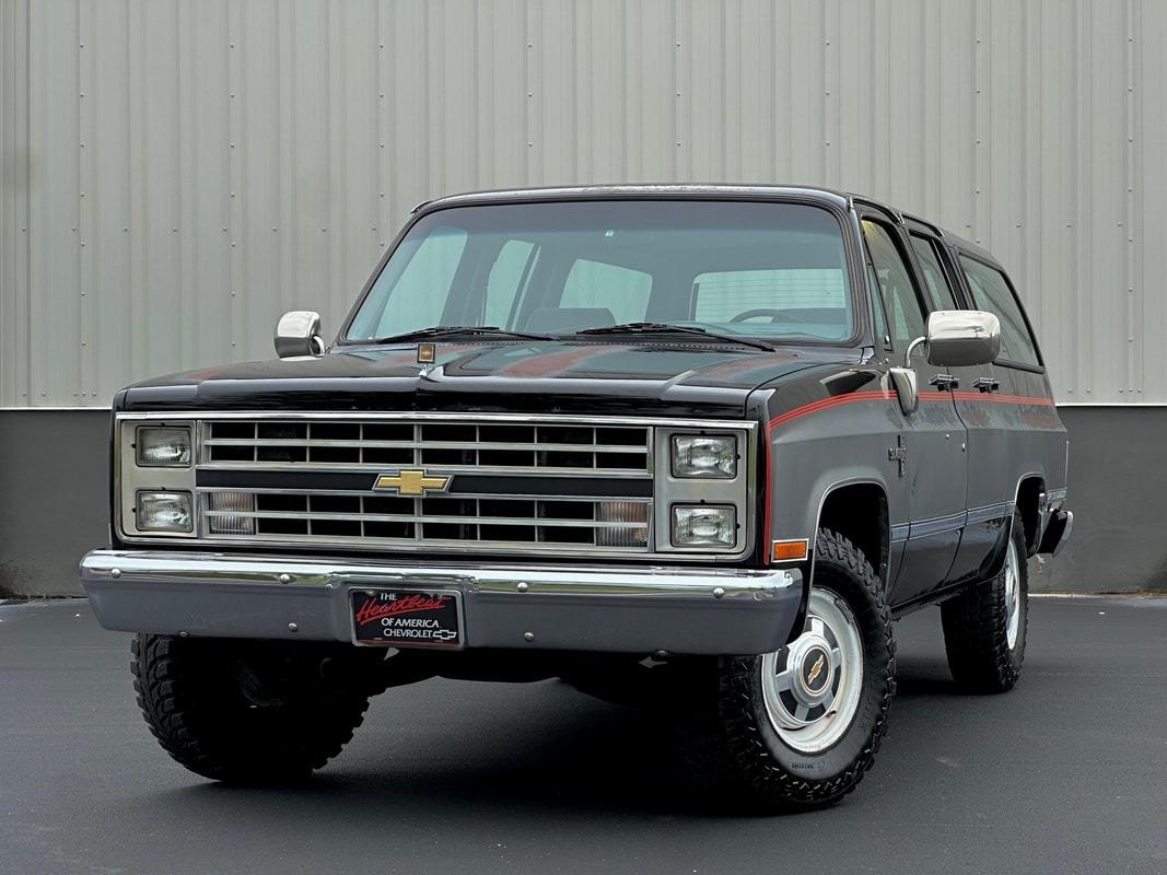 1987 Chevrolet R20 Suburban Silverado