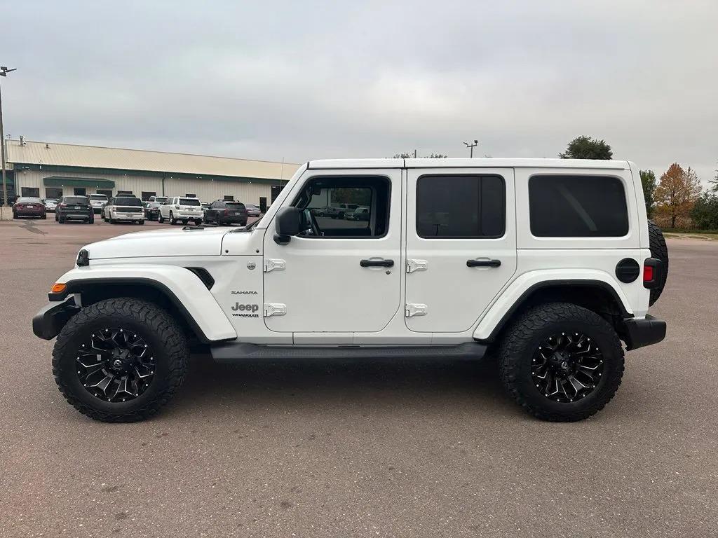 2019 Jeep Wrangler Unlimited Sahara - 2