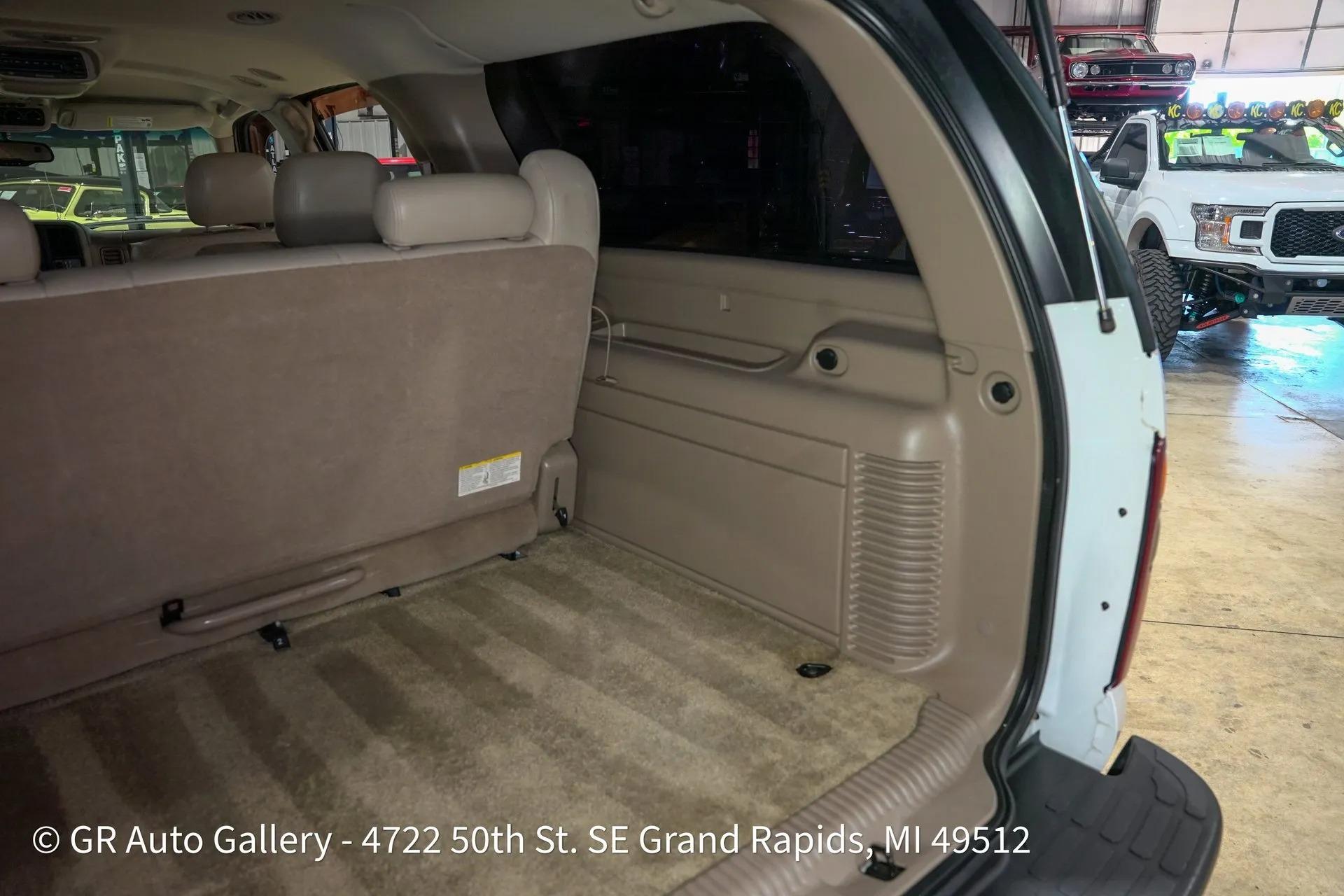2003 Chevrolet Suburban K2500 LT
