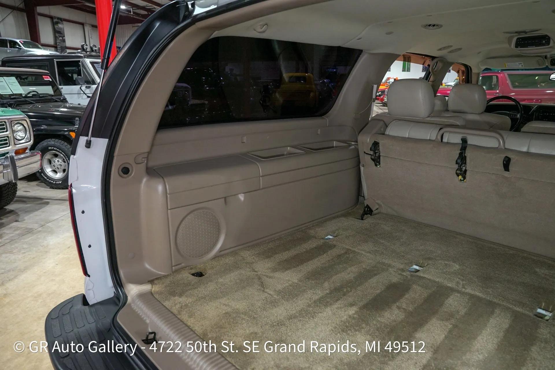 2003 Chevrolet Suburban K2500 LT