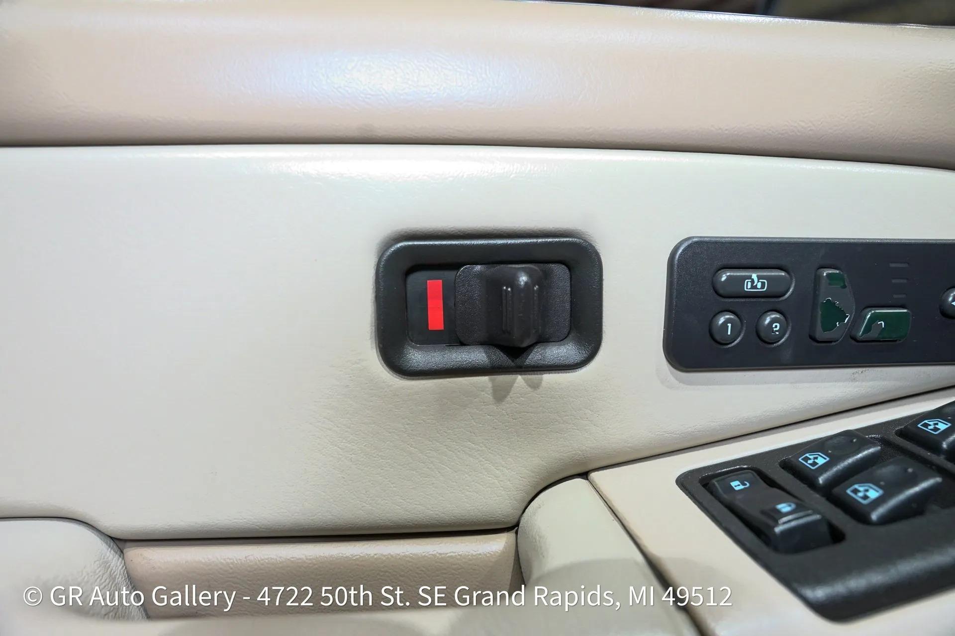 2003 Chevrolet Suburban K2500 LT