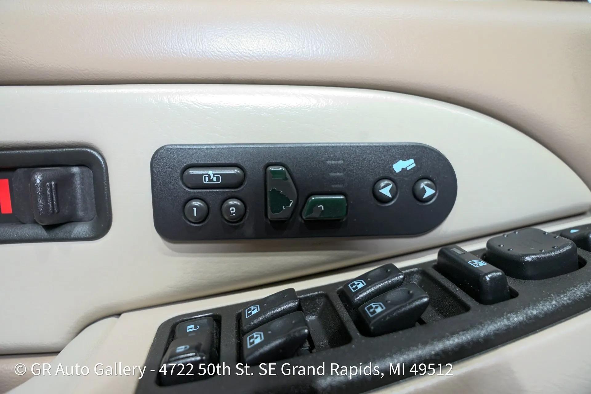2003 Chevrolet Suburban K2500 LT