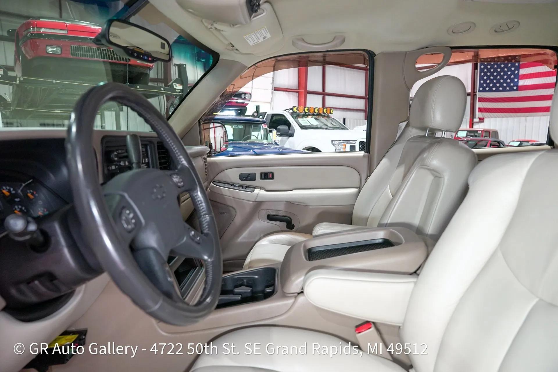 2003 Chevrolet Suburban K2500 LT