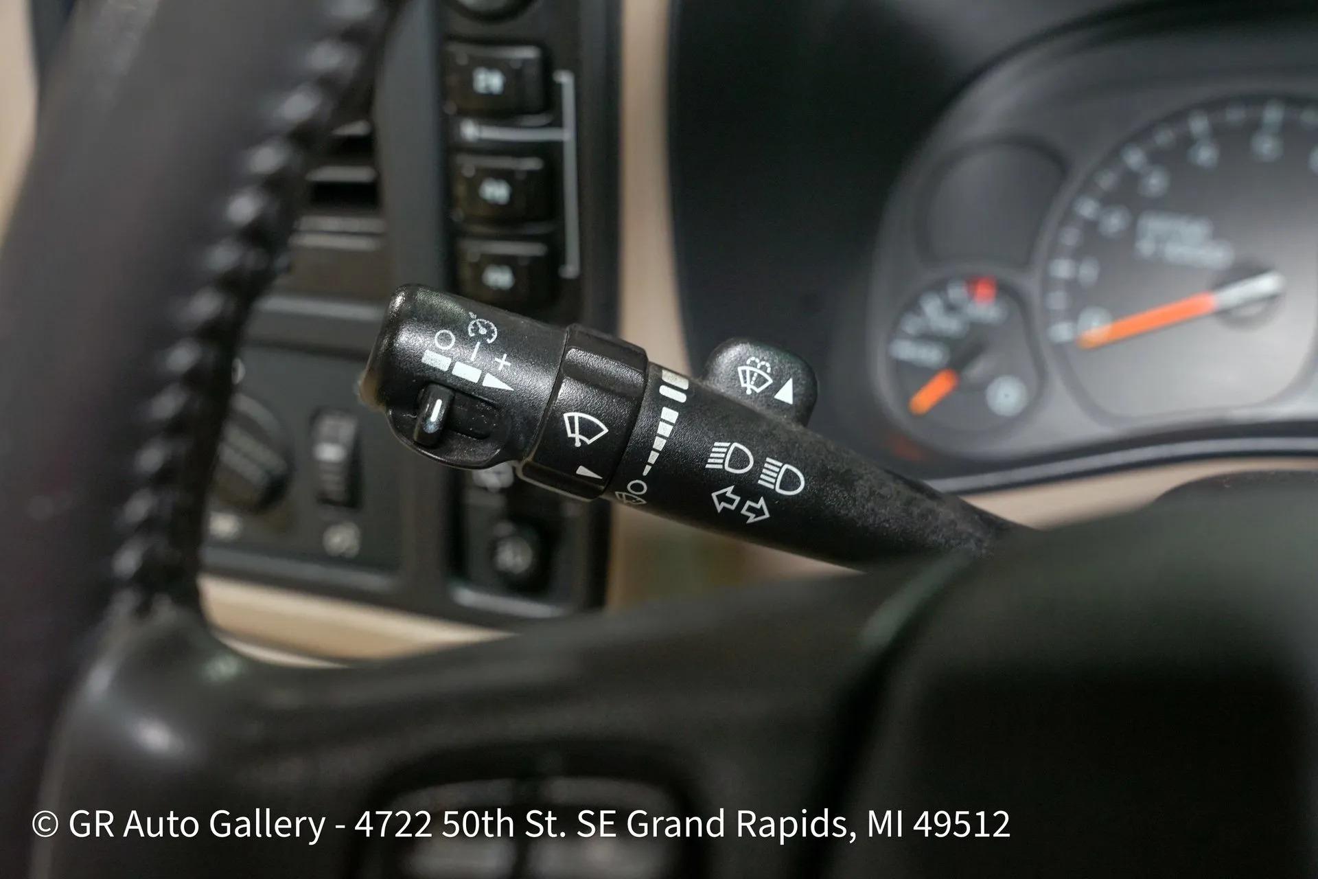 2003 Chevrolet Suburban K2500 LT