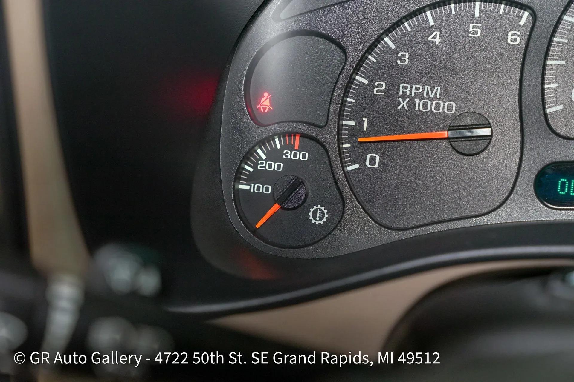 2003 Chevrolet Suburban K2500 LT
