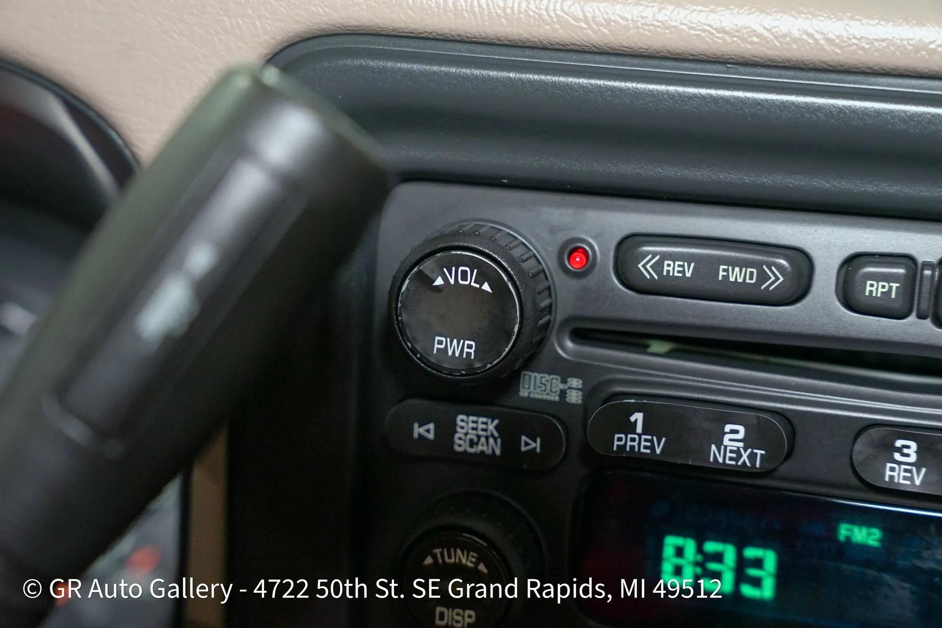 2003 Chevrolet Suburban K2500 LT