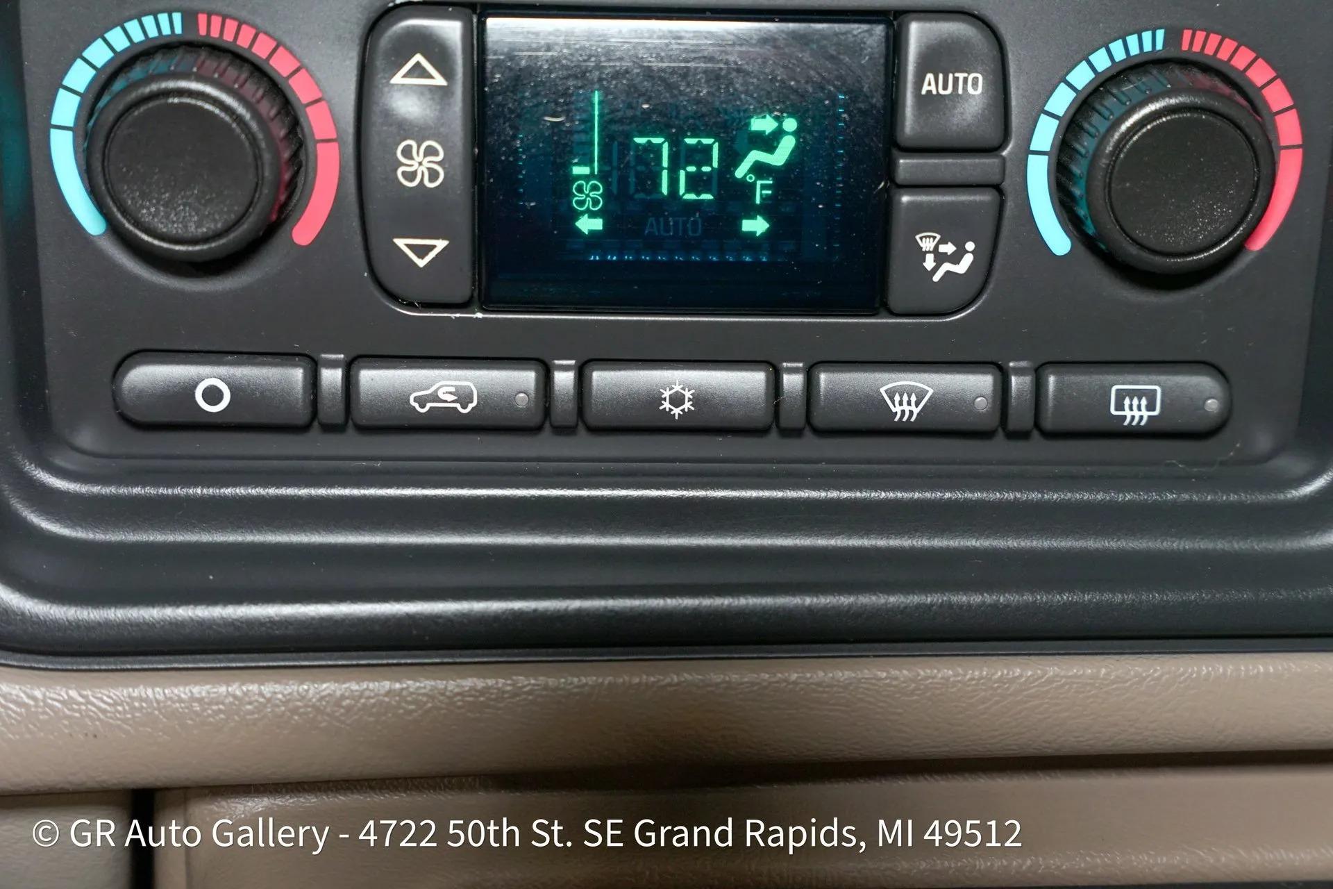 2003 Chevrolet Suburban K2500 LT