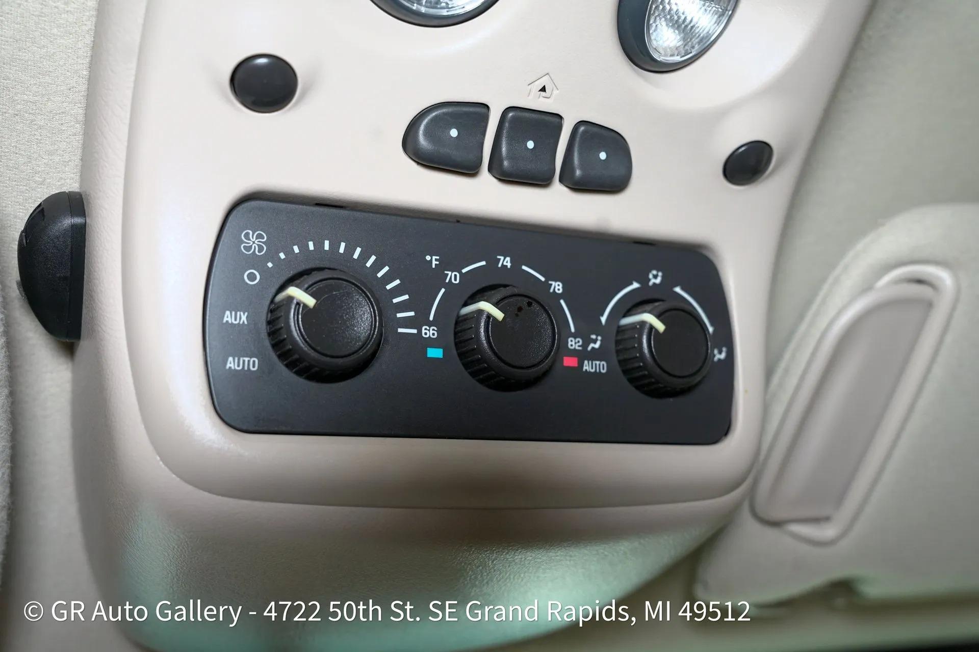 2003 Chevrolet Suburban K2500 LT