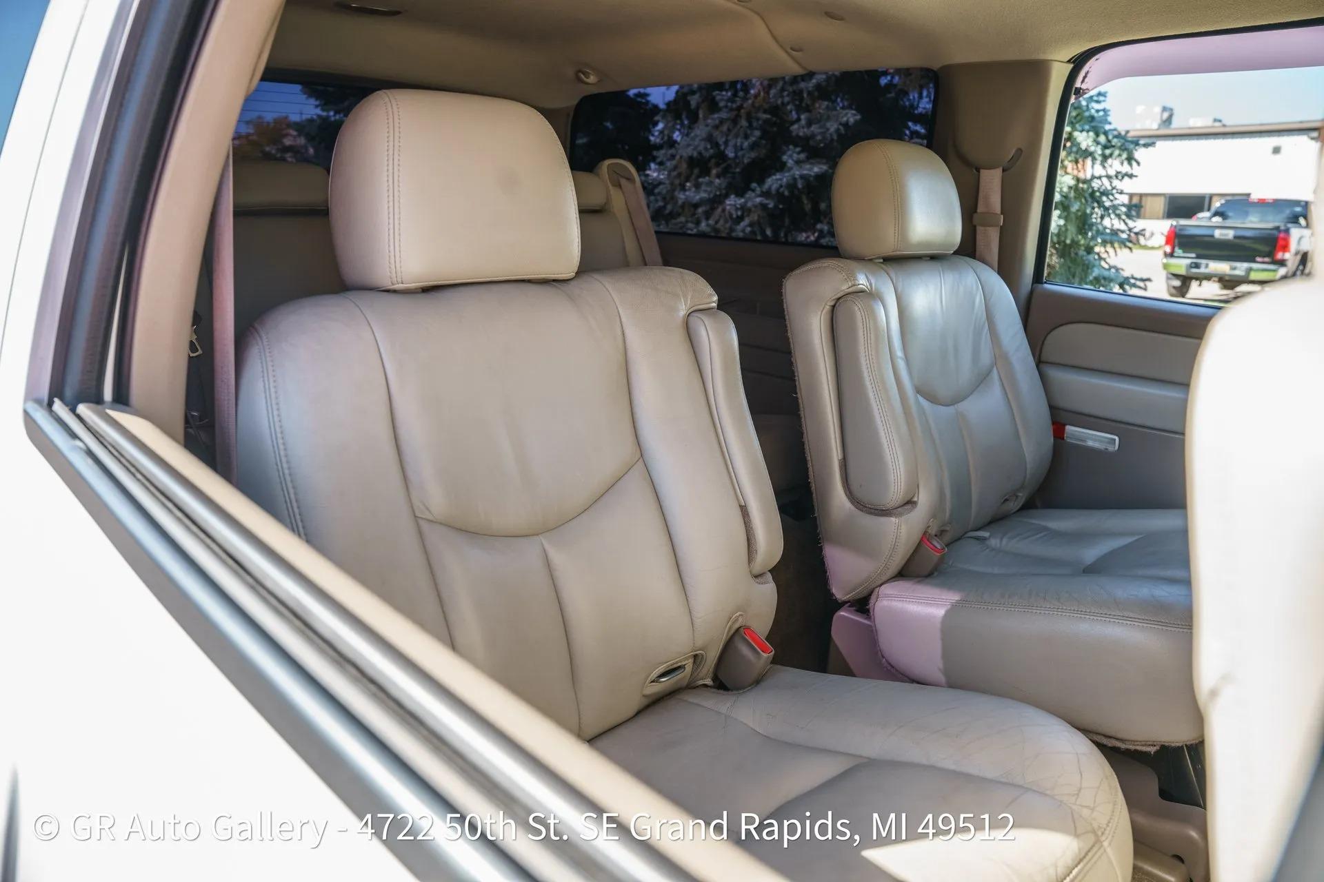 2003 Chevrolet Suburban K2500 LT
