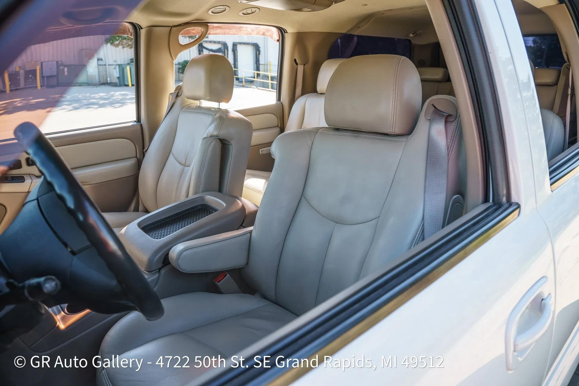 2003 Chevrolet Suburban K2500 LT