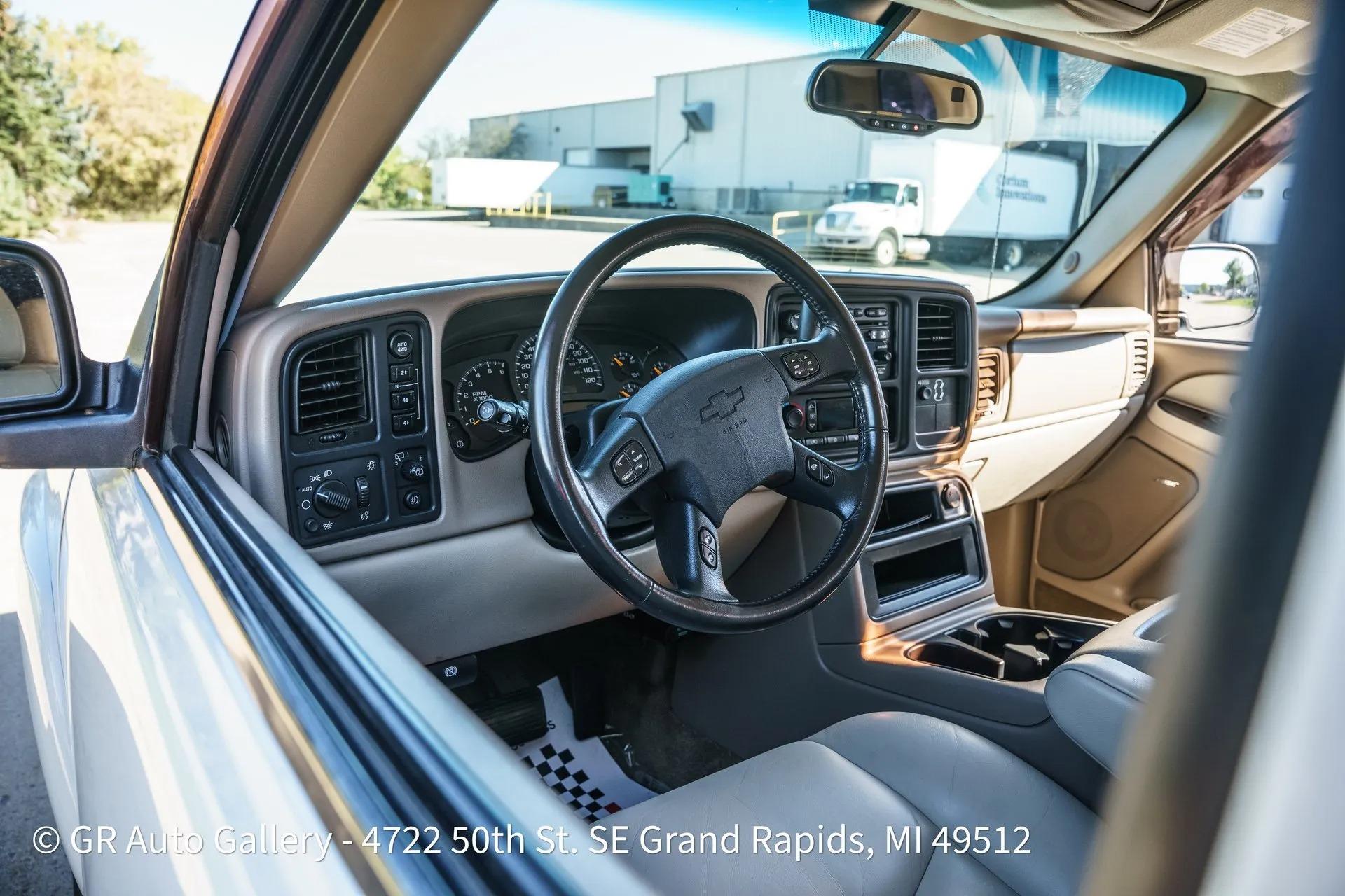 2003 Chevrolet Suburban K2500 LT