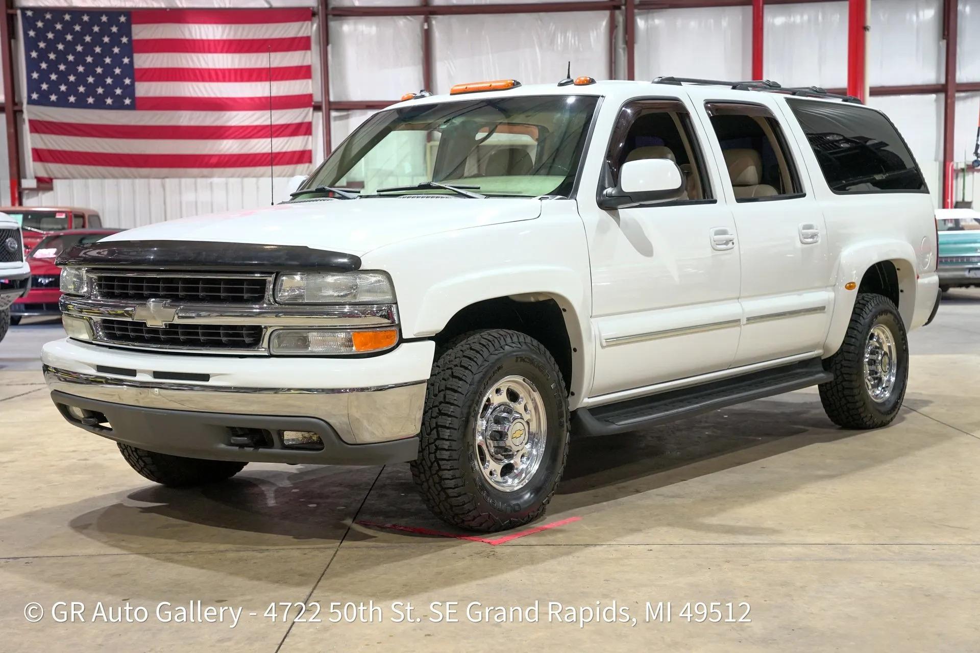 2003 Chevrolet Suburban K2500 LT - 2