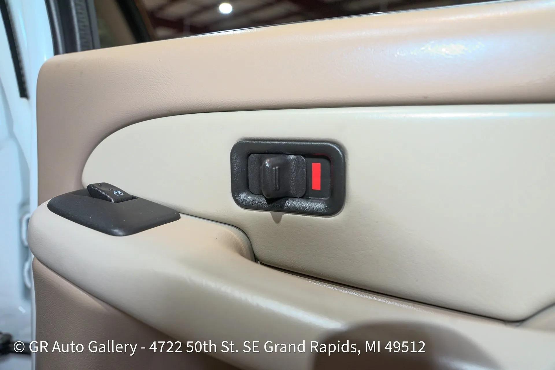 2003 Chevrolet Suburban K2500 LT