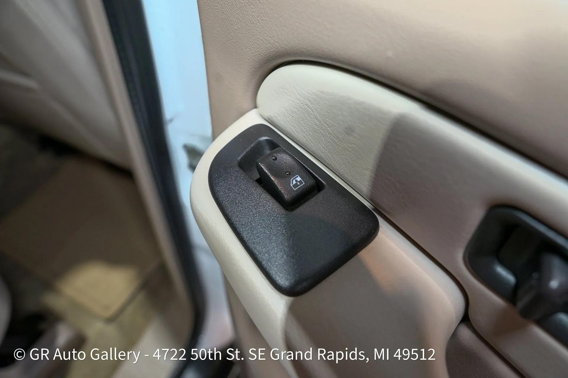 2003 Chevrolet Suburban K2500 LT