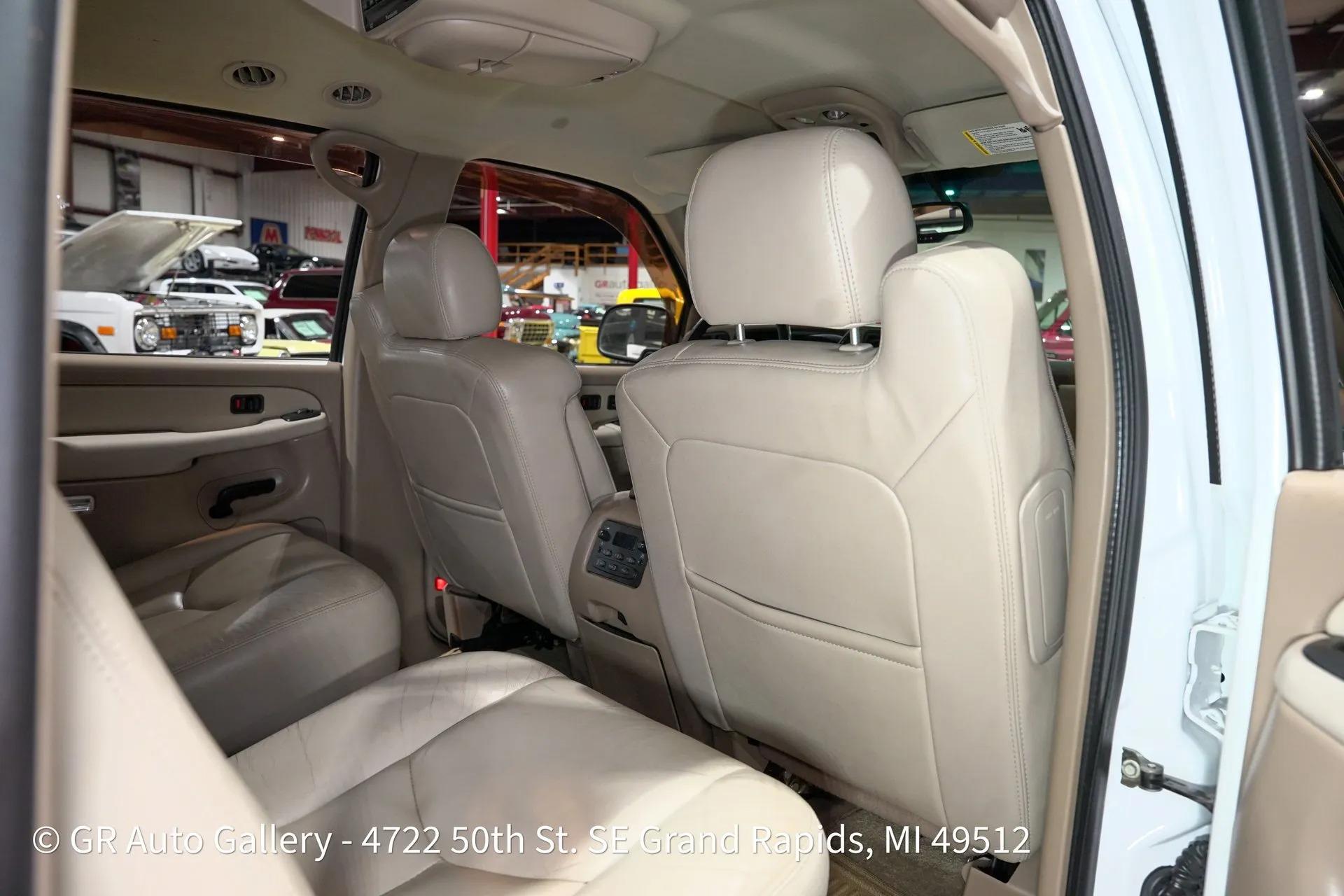2003 Chevrolet Suburban K2500 LT