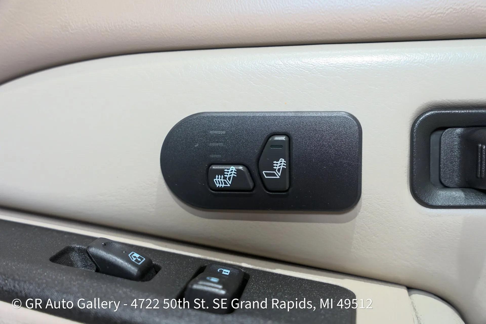 2003 Chevrolet Suburban K2500 LT