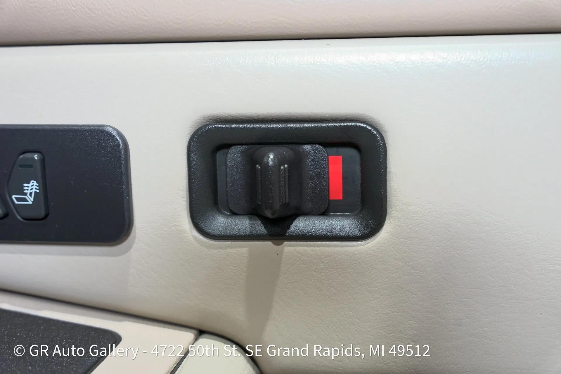 2003 Chevrolet Suburban K2500 LT