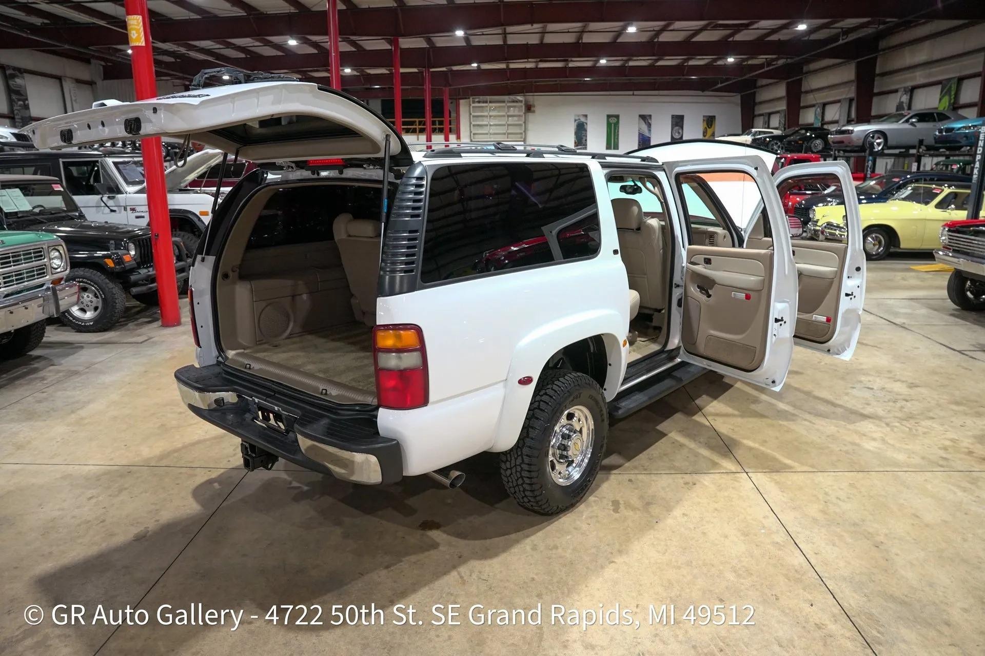 2003 Chevrolet Suburban K2500 LT