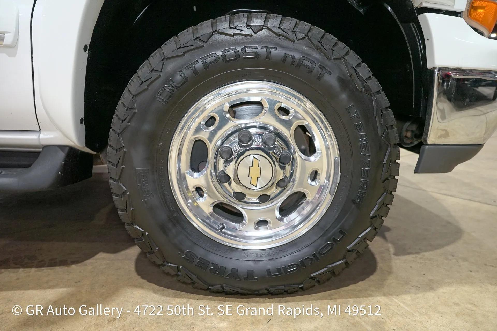 2003 Chevrolet Suburban K2500 LT
